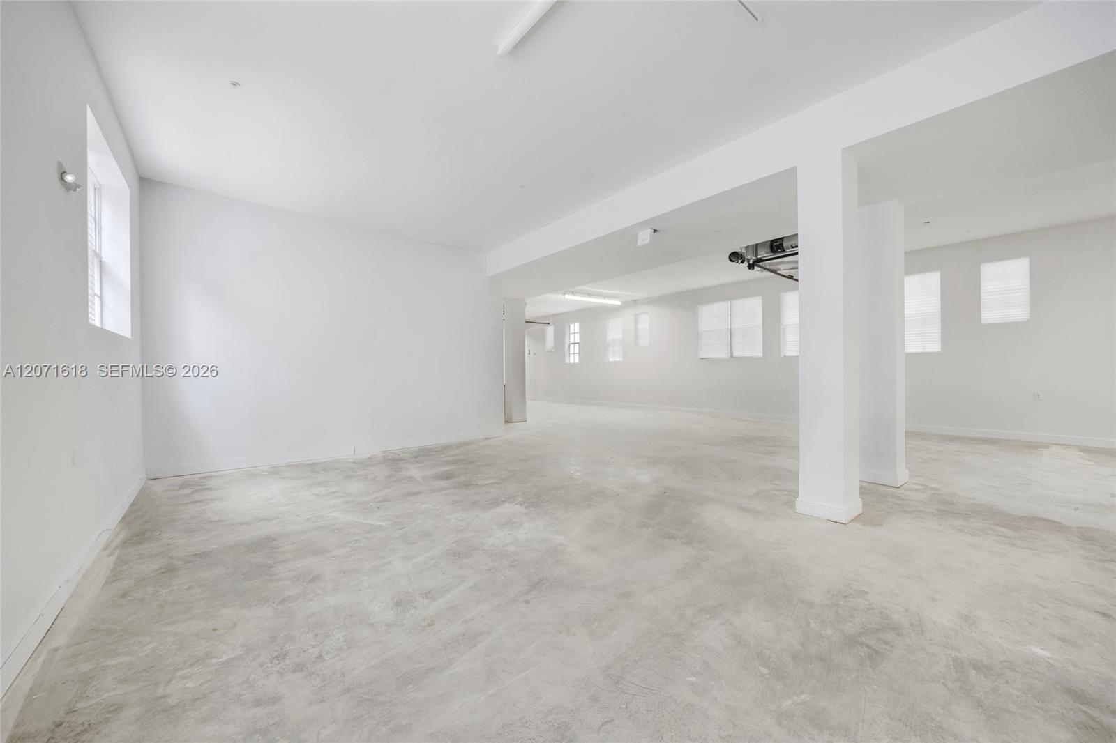 727 Collins Avenue Property Photo 19