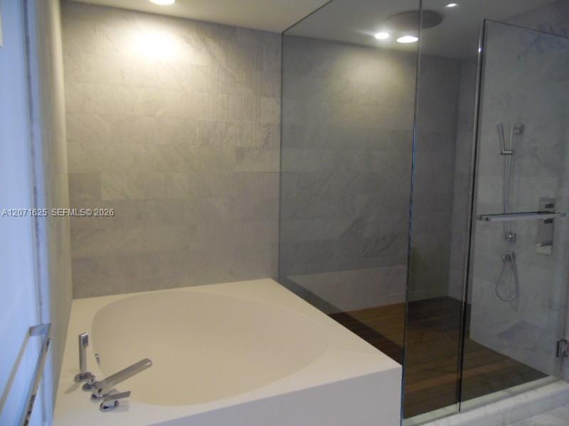 10201 Collins Avenue 805 Property Photo 12