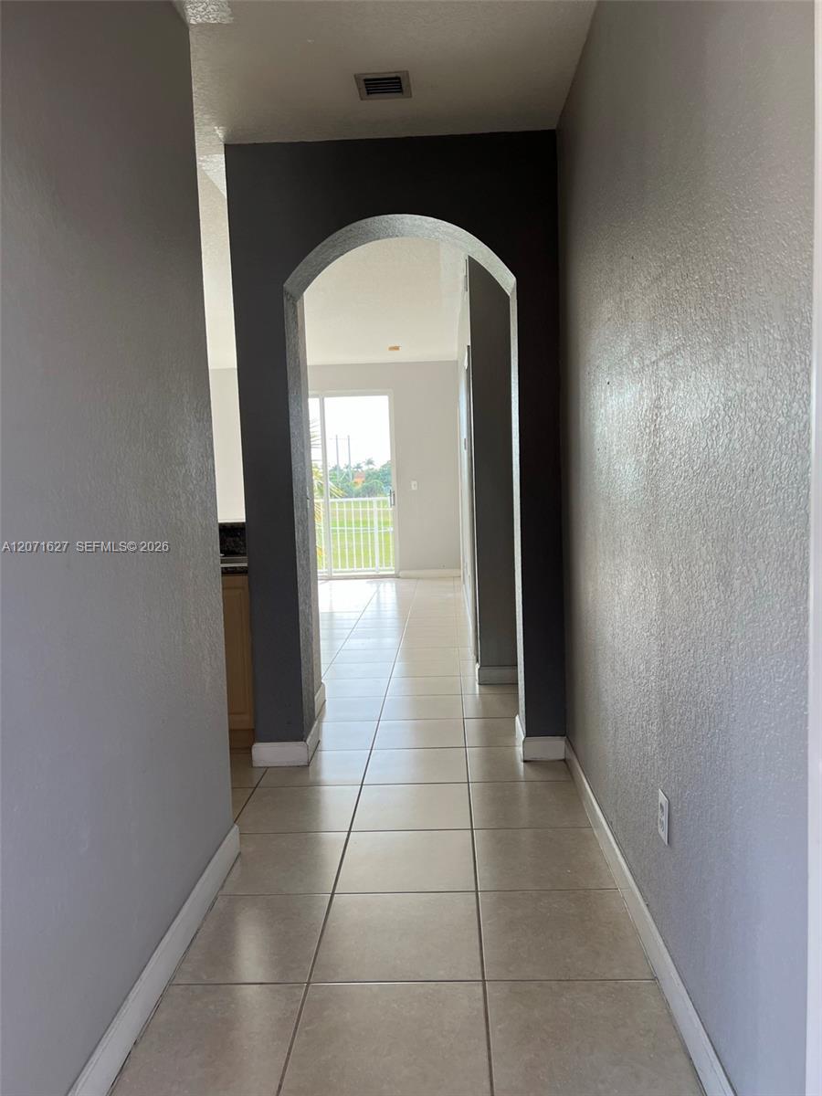 17630 Nw 73rd Avenue 203-4 Property Photo 2