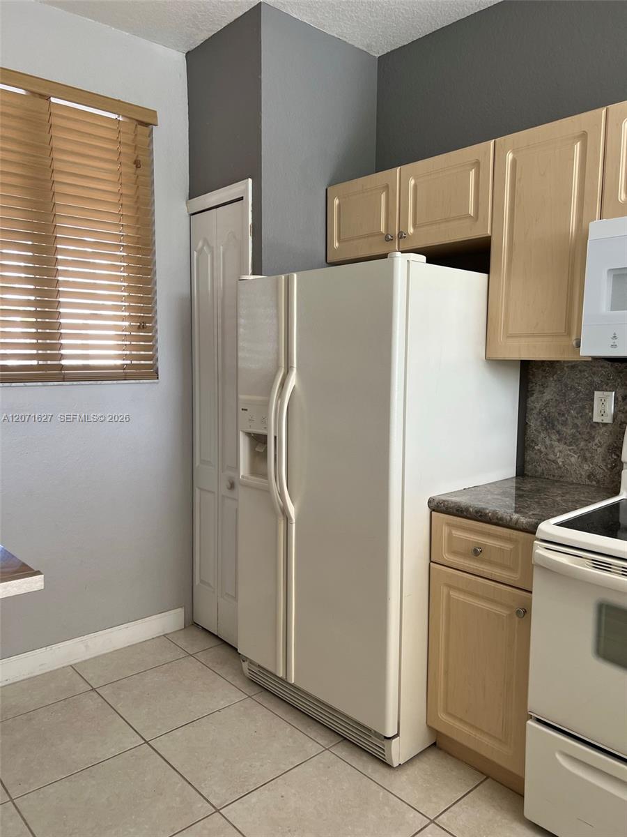 17630 Nw 73rd Avenue 203-4 Property Photo 6