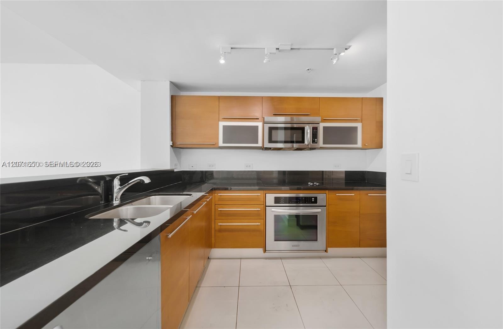 244 Biscayne Boulevard 3704 Property Photo 9