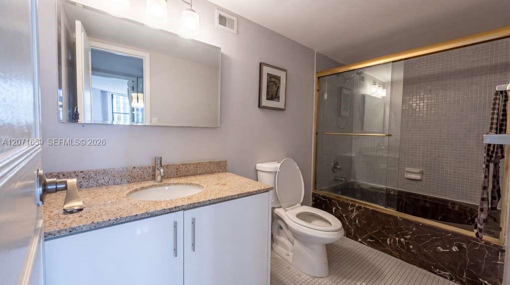 1000 Parkview Drive 511 Property Photo 8