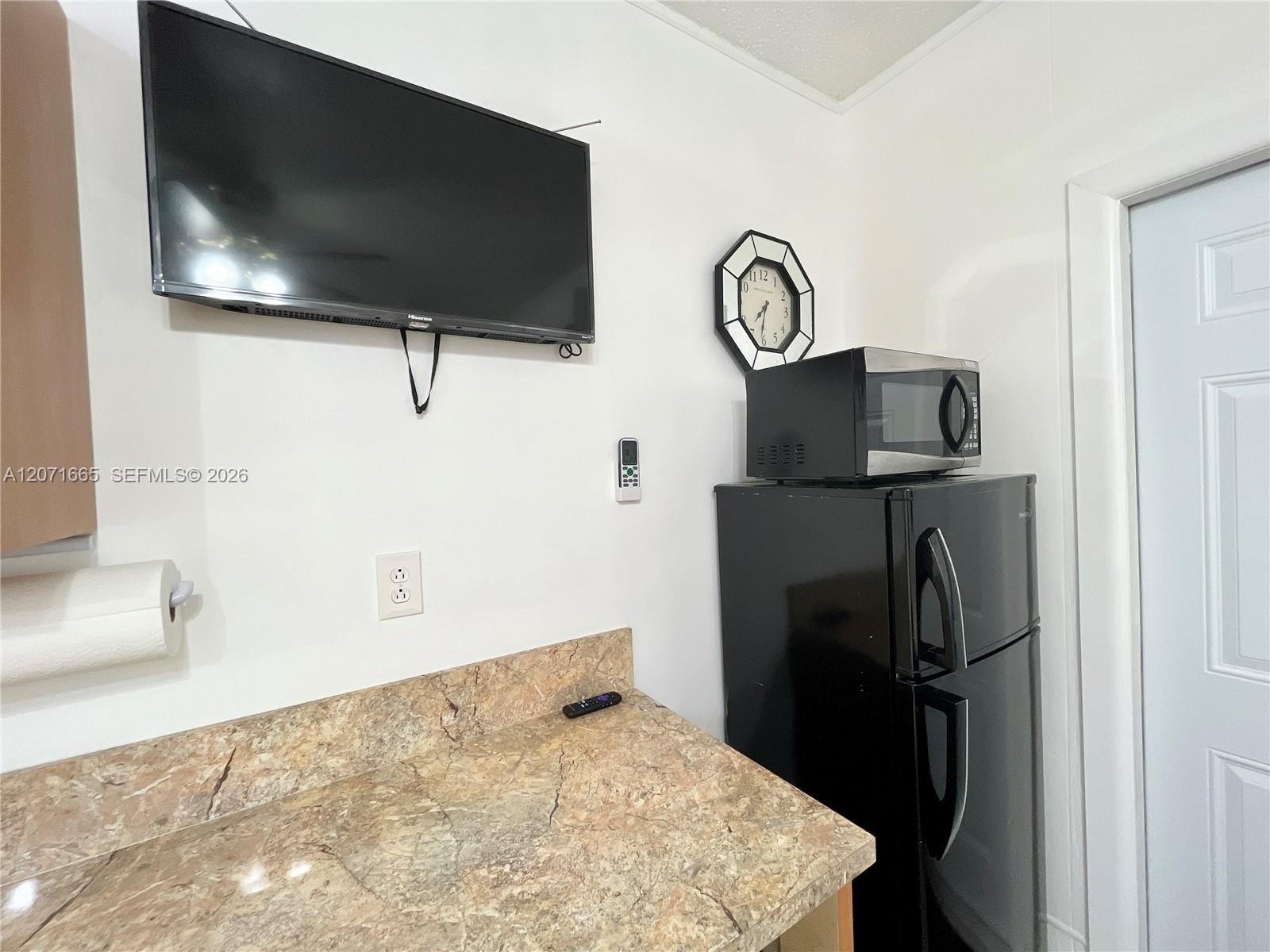 3054 Nw 18th Street 2 Property Photo 5