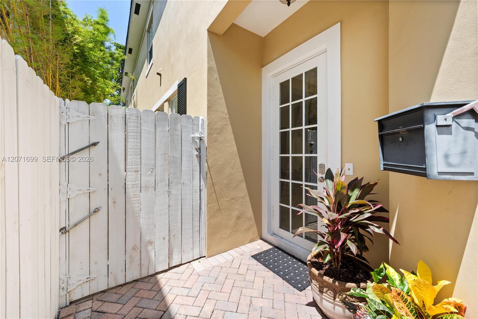 423 Sw 16th Street Property Photo 2