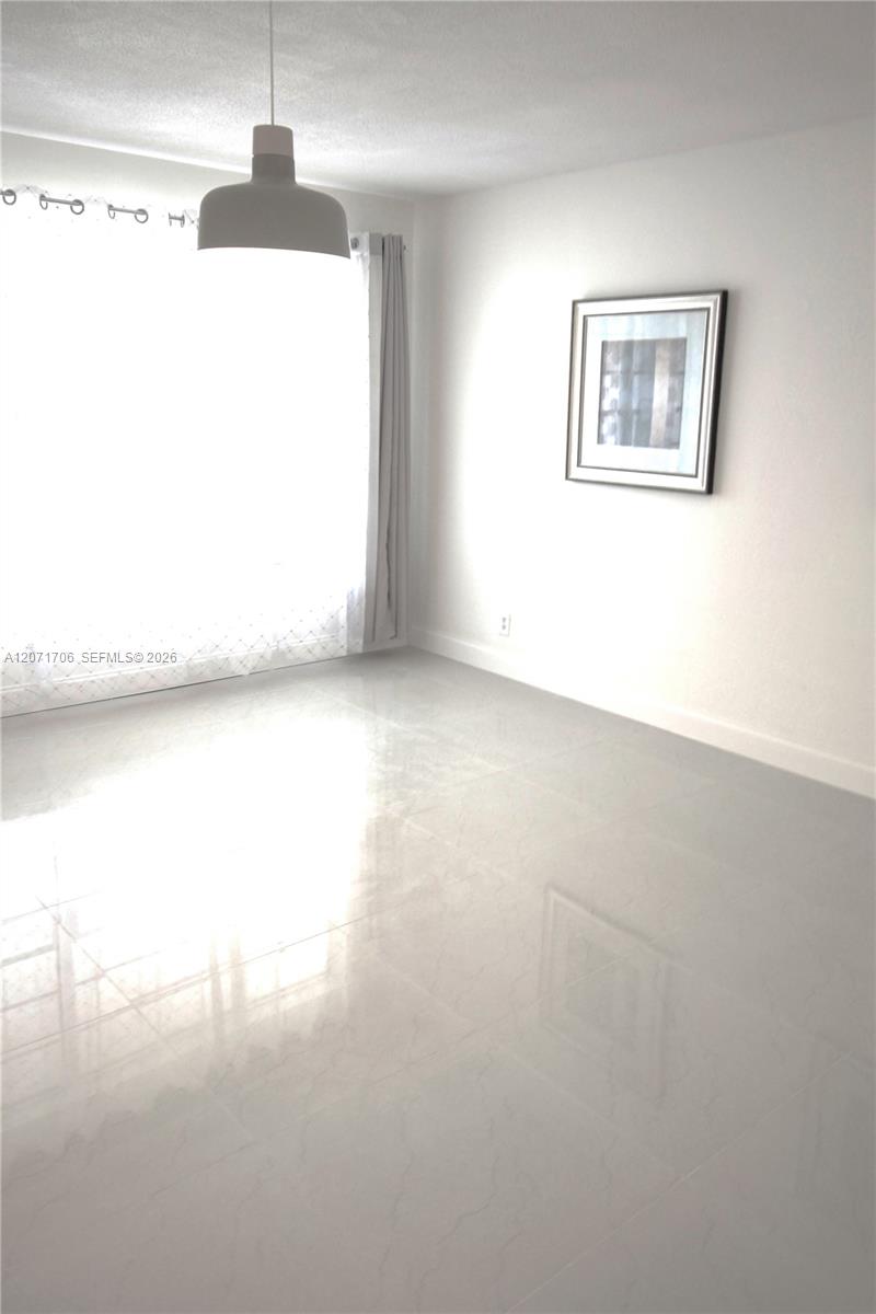 2166 Ne 56th Street 203 Property Photo 6