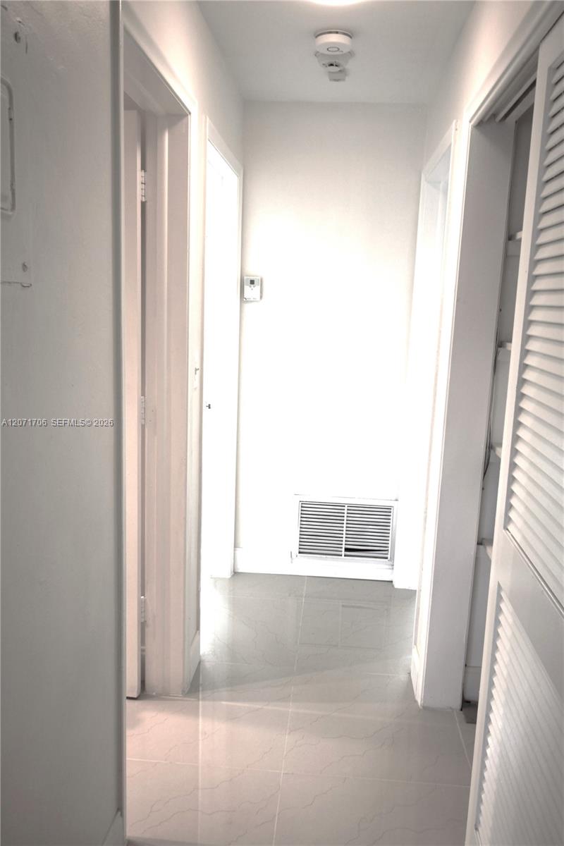 2166 Ne 56th Street 203 Property Photo 8