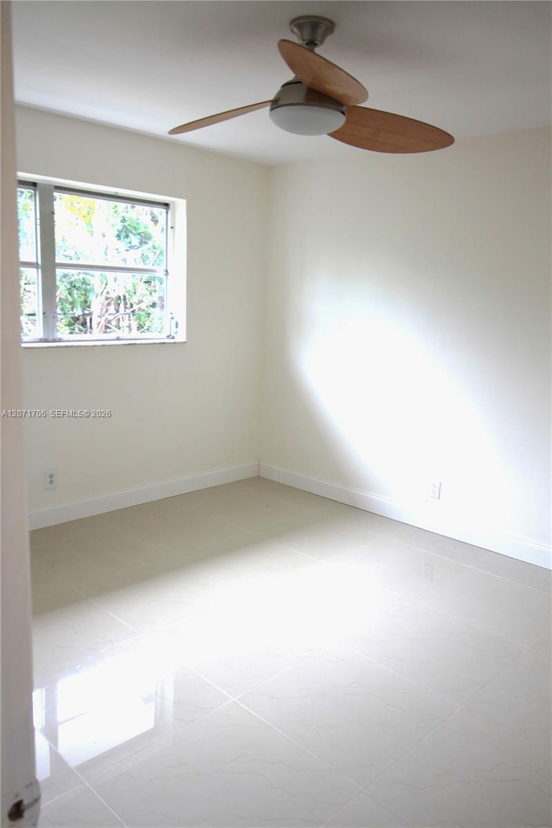 2166 Ne 56th Street 203 Property Photo 18