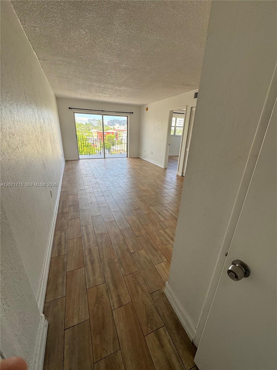 444 Sw 4th Street 402 Property Photo 1