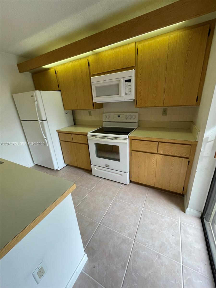 6902 69th Way - Property Photo 5