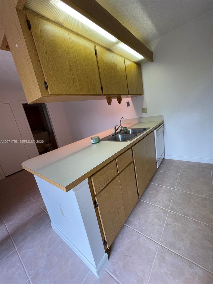 6902 69th Way - Property Photo 6