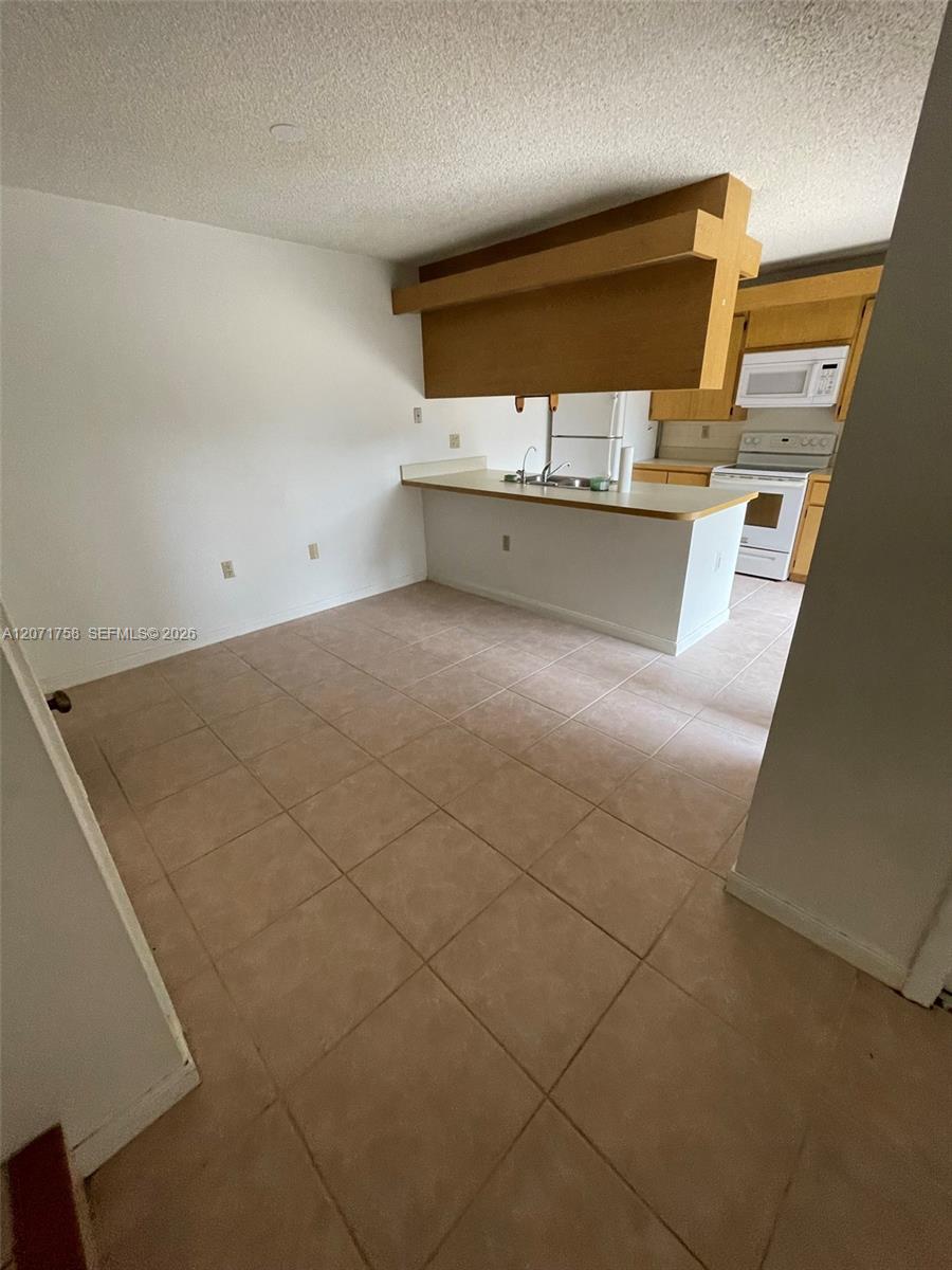 6902 69th Way - Property Photo 7