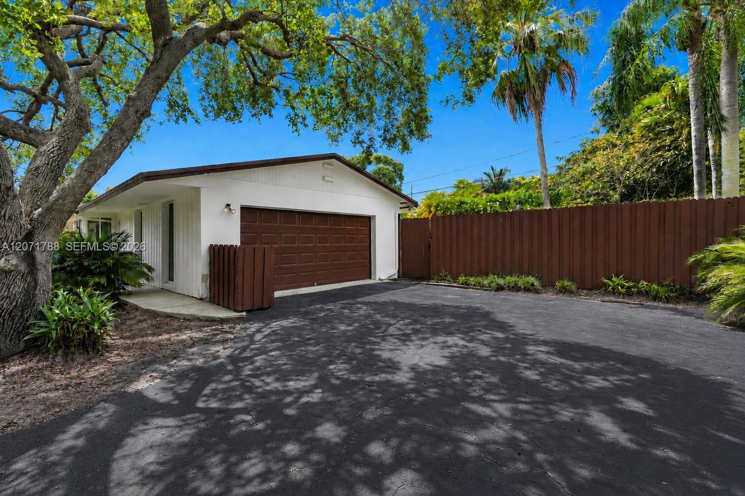 8520 Sw 151st Street Property Photo 4