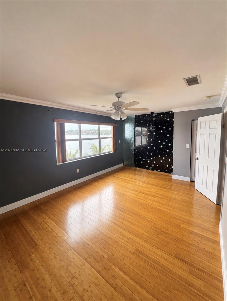2561 W 60th Place 102-1 Property Photo 15