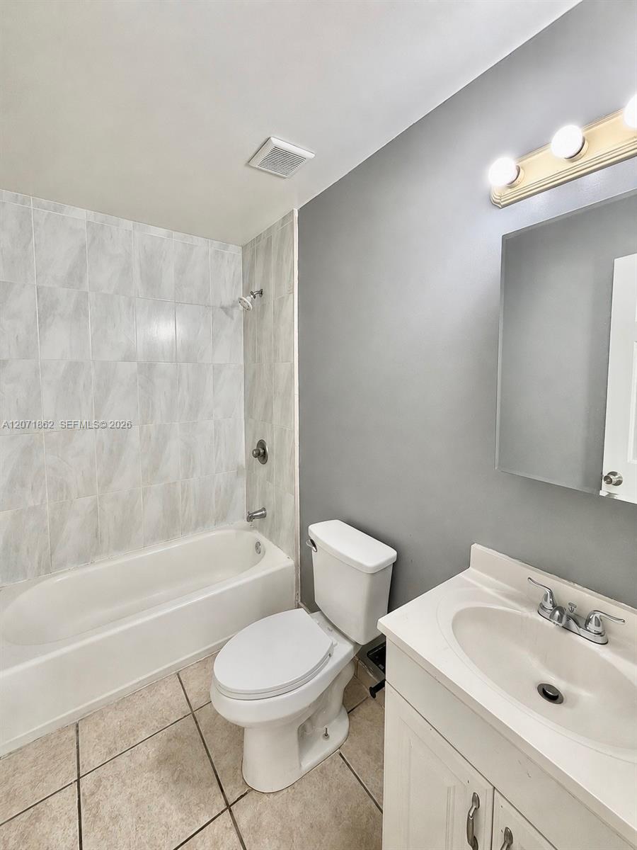2653 Sw 51st Street 1 Property Photo 6