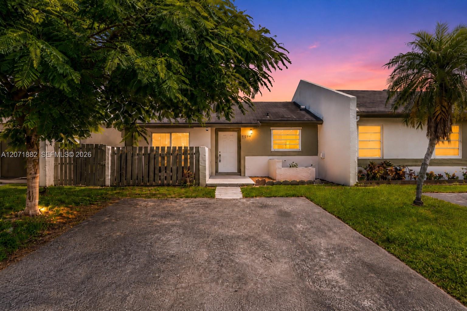 11209 Sw 125th Place Property Photo 1