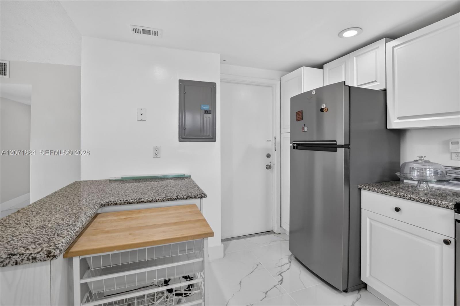 A12071884 Property Photo 25