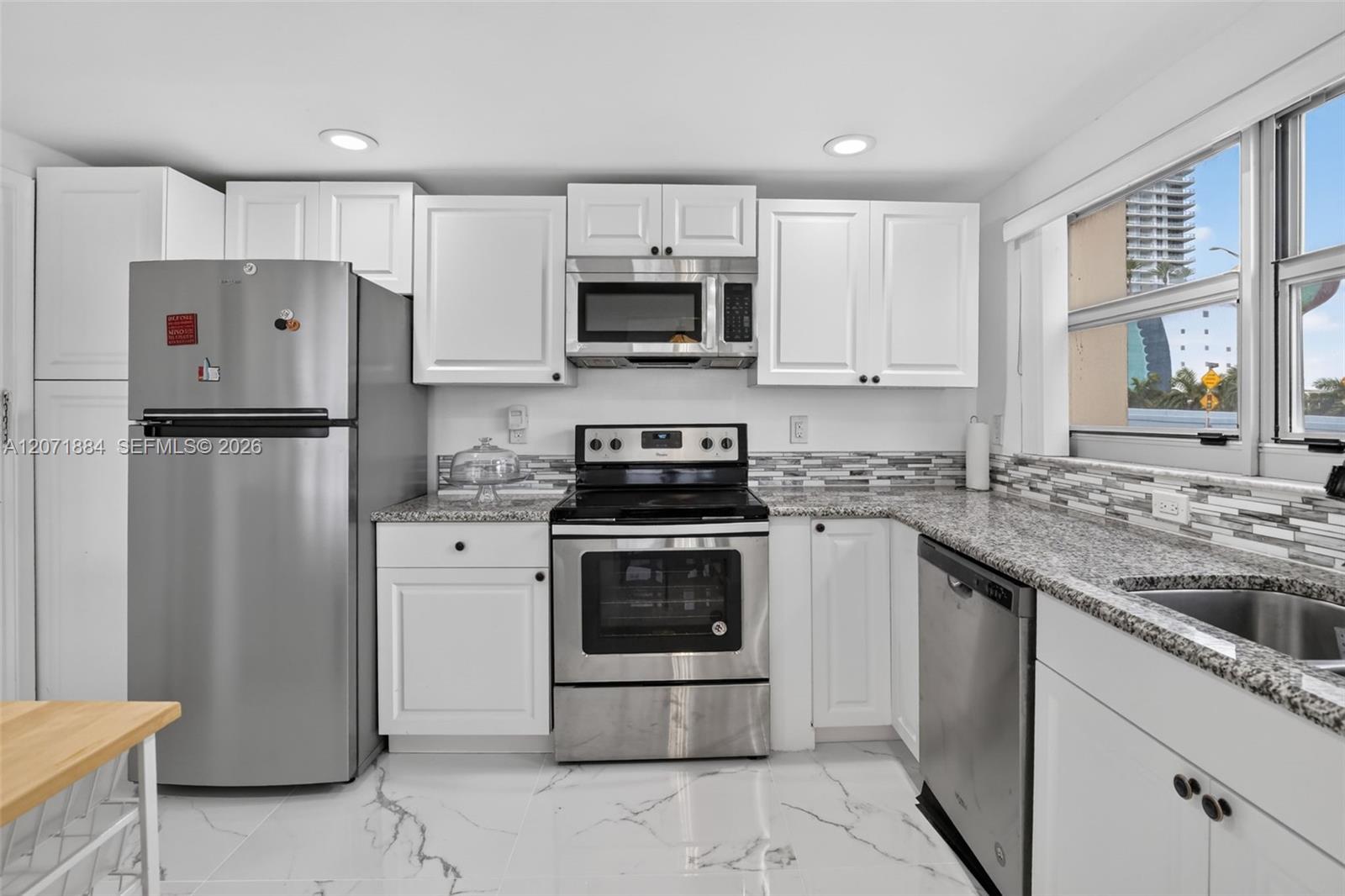 A12071884 Property Photo 26