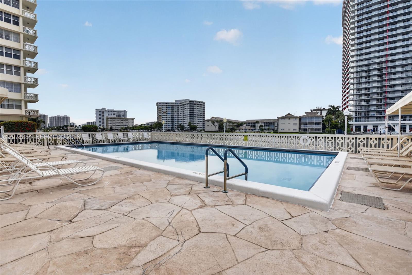 A12071884 Property Photo 32