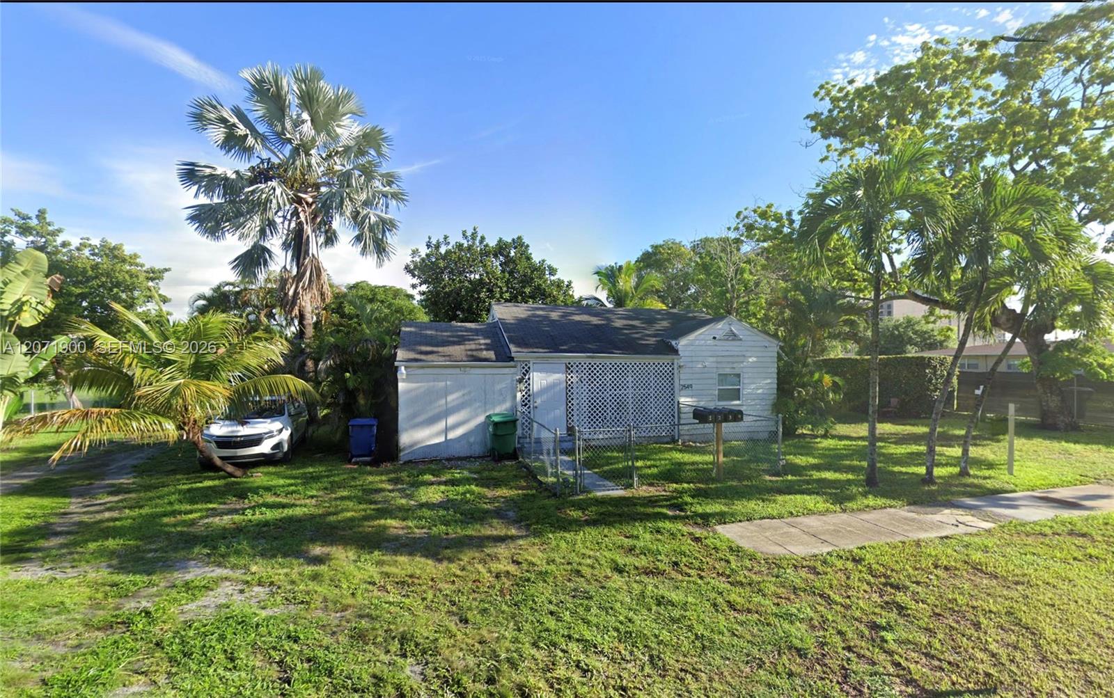 2549 Ne 190th Street Property Photo 1