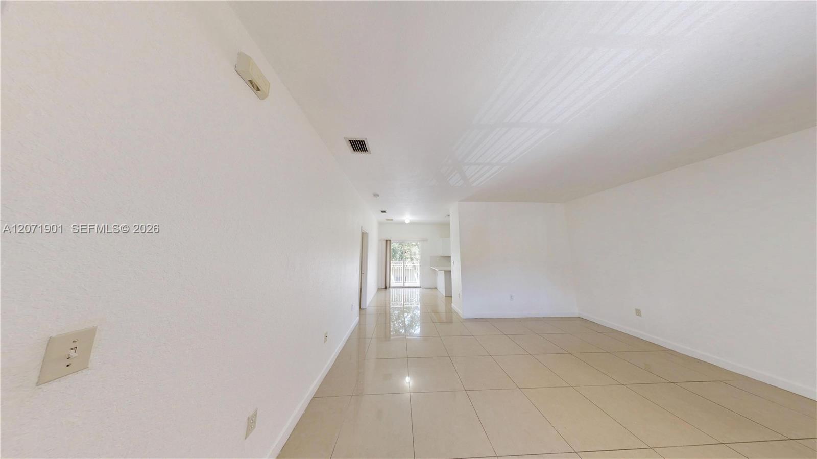 A12071901 Property Photo 4