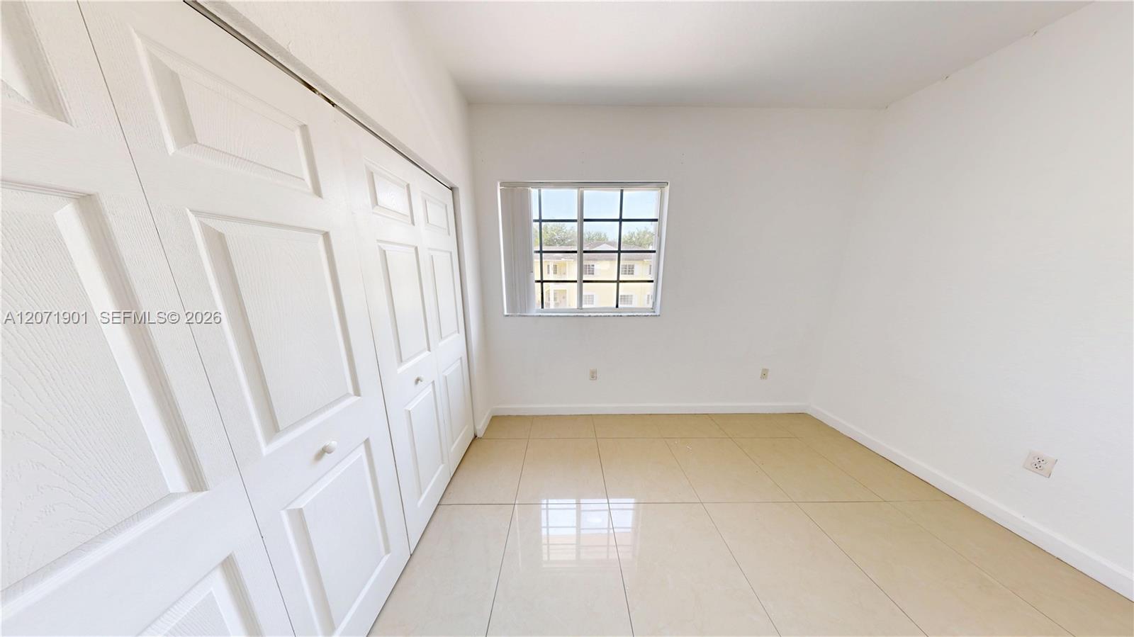 A12071901 Property Photo 5