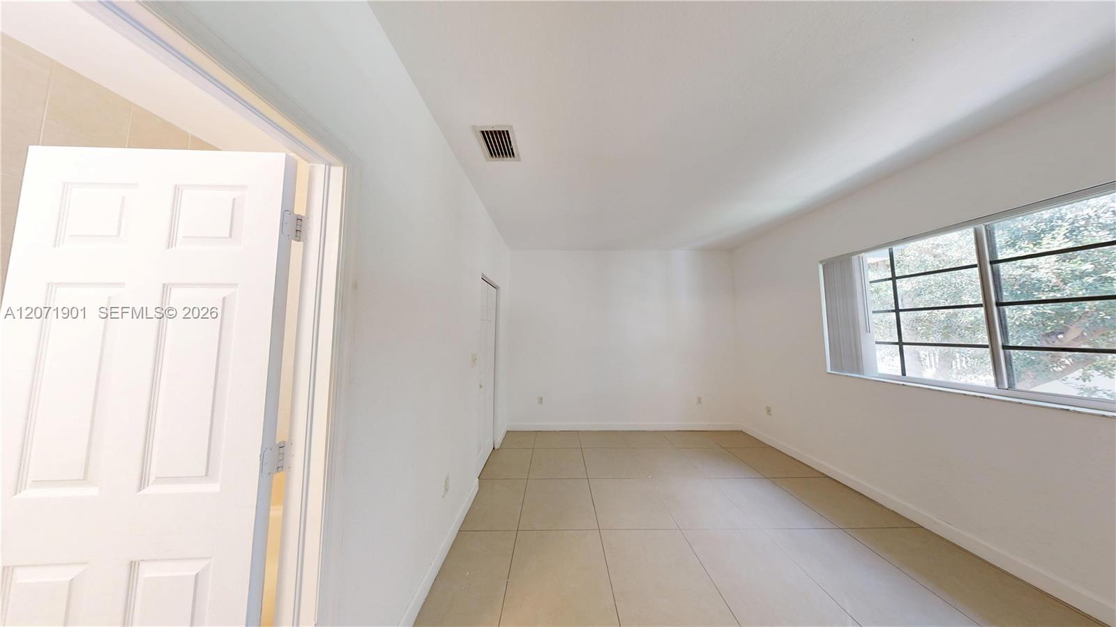 A12071901 Property Photo 9