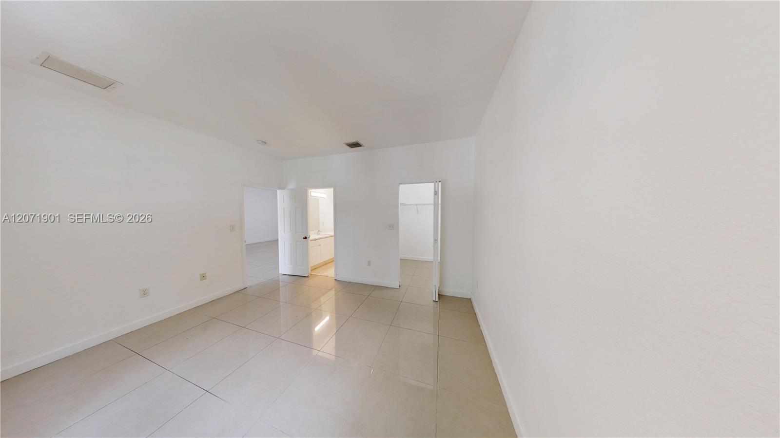 A12071901 Property Photo 10