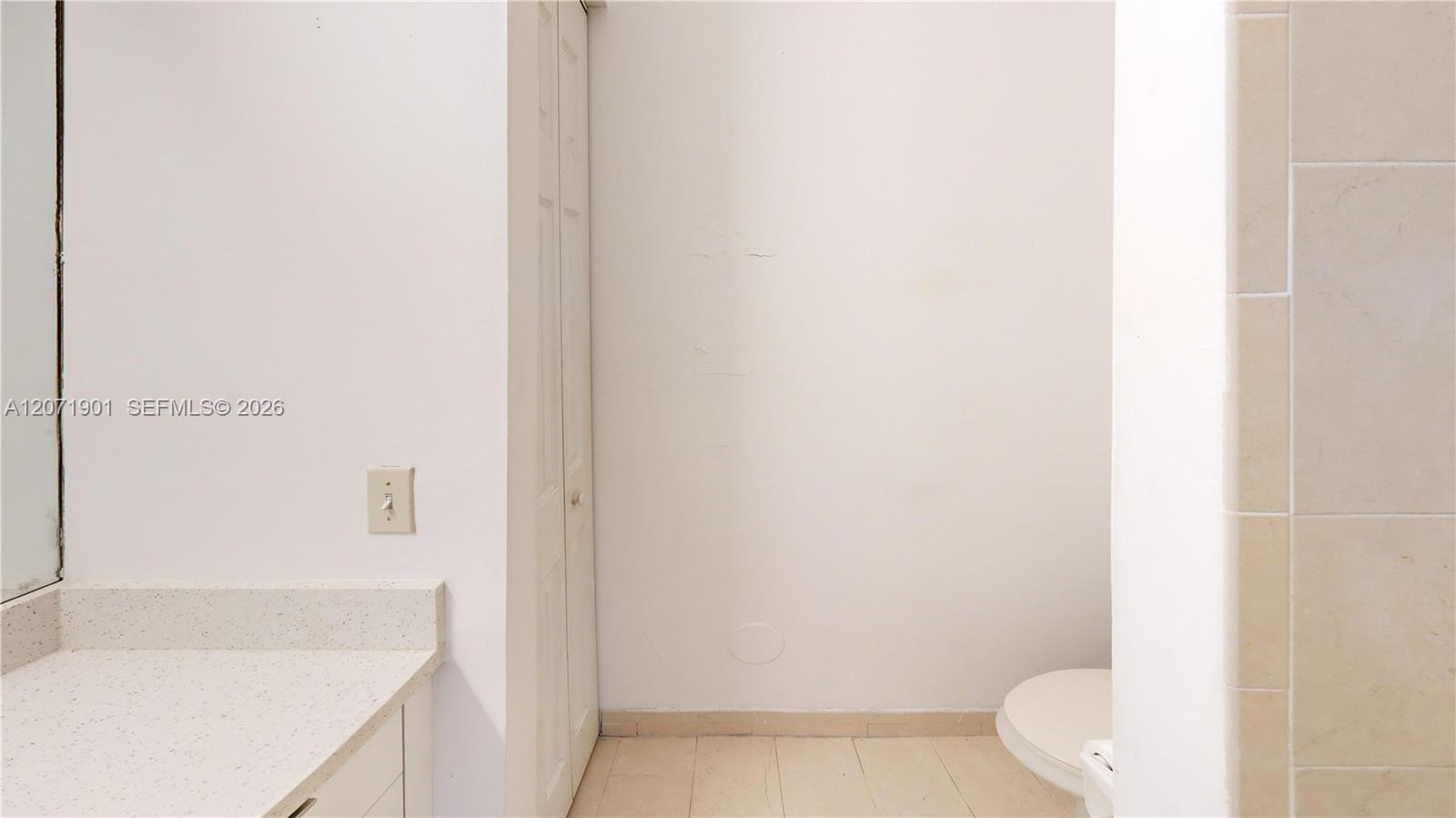 A12071901 Property Photo 15