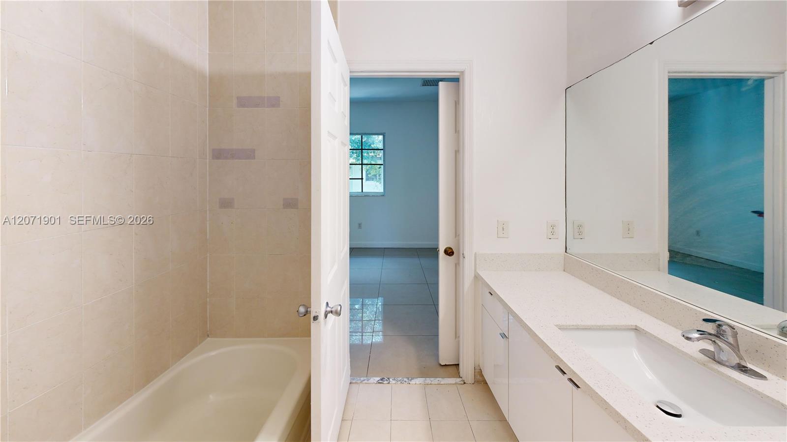 A12071901 Property Photo 16