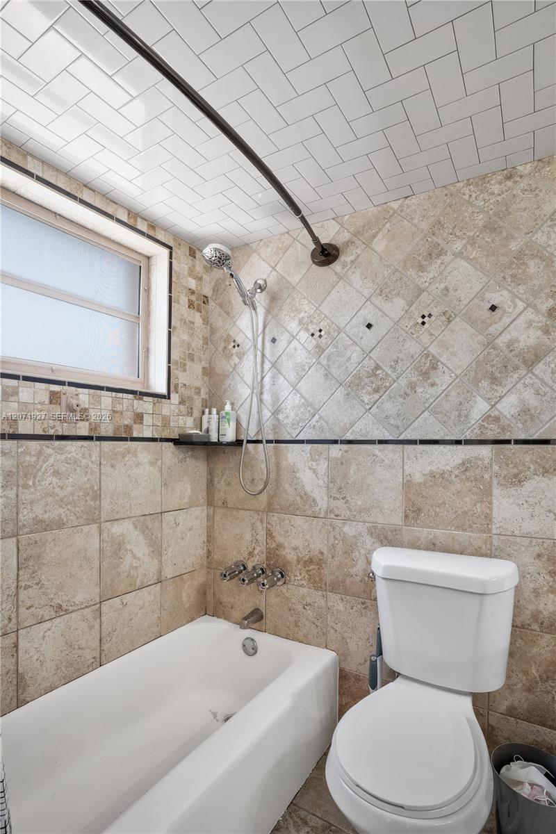 180 Ne 12th Avenue 18 Property Photo 6