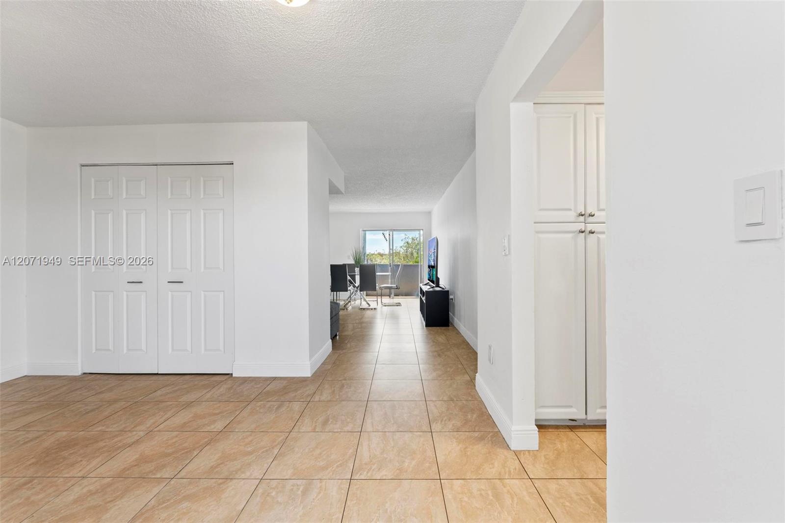 A12071949 Property Photo 3