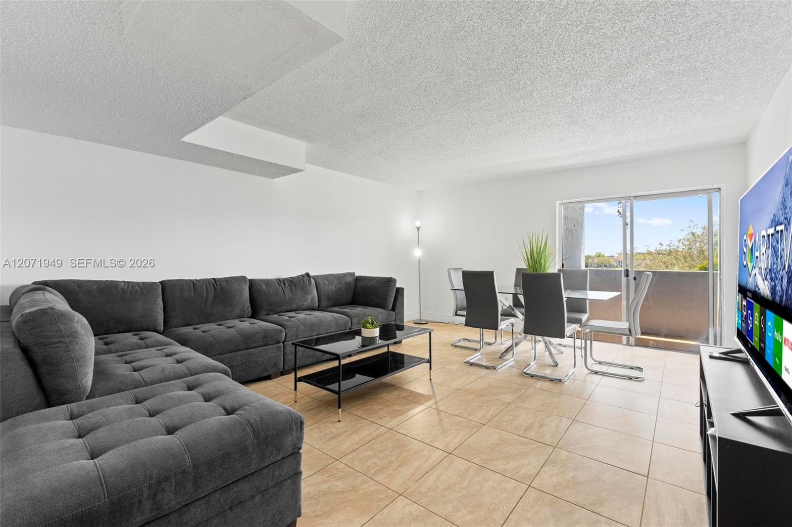 A12071949 Property Photo 10