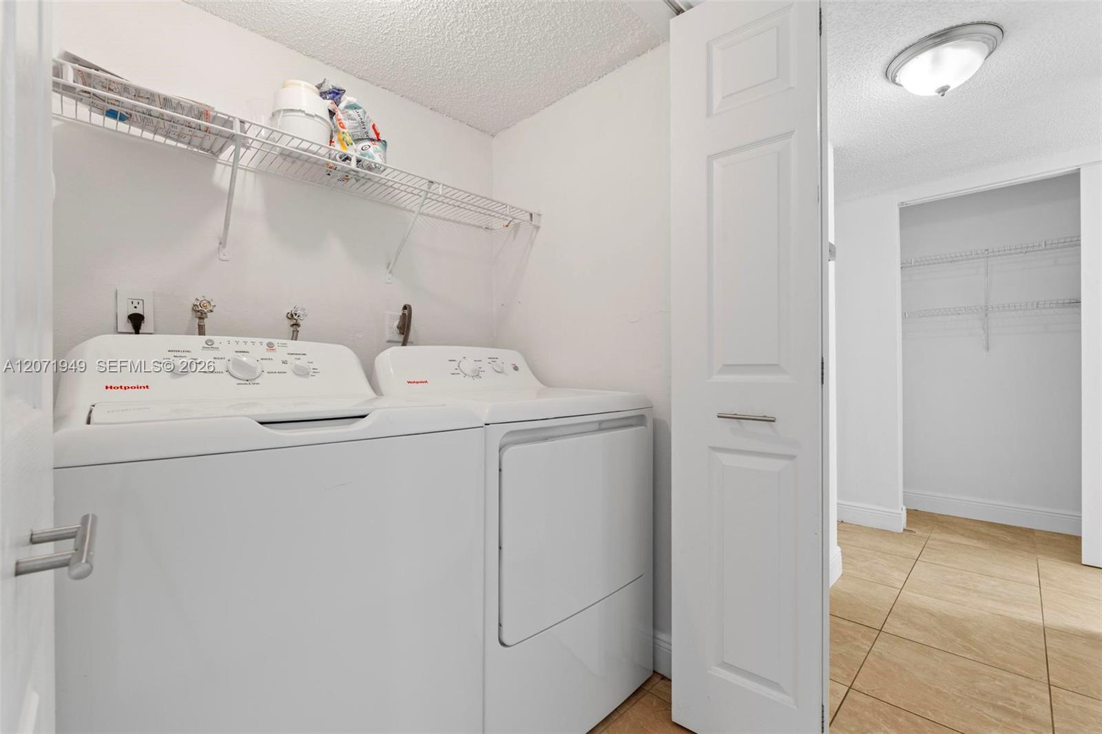 A12071949 Property Photo 16