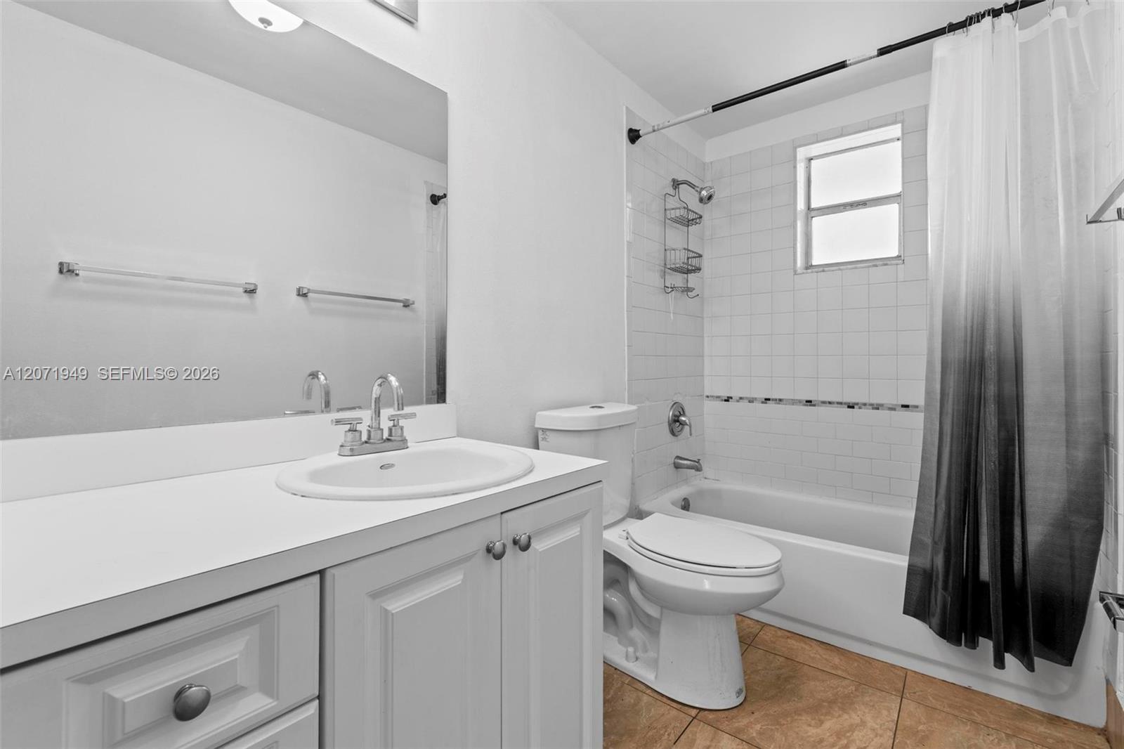 A12071949 Property Photo 19