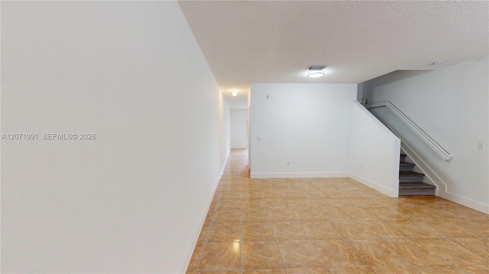 A12071991 Property Photo 5