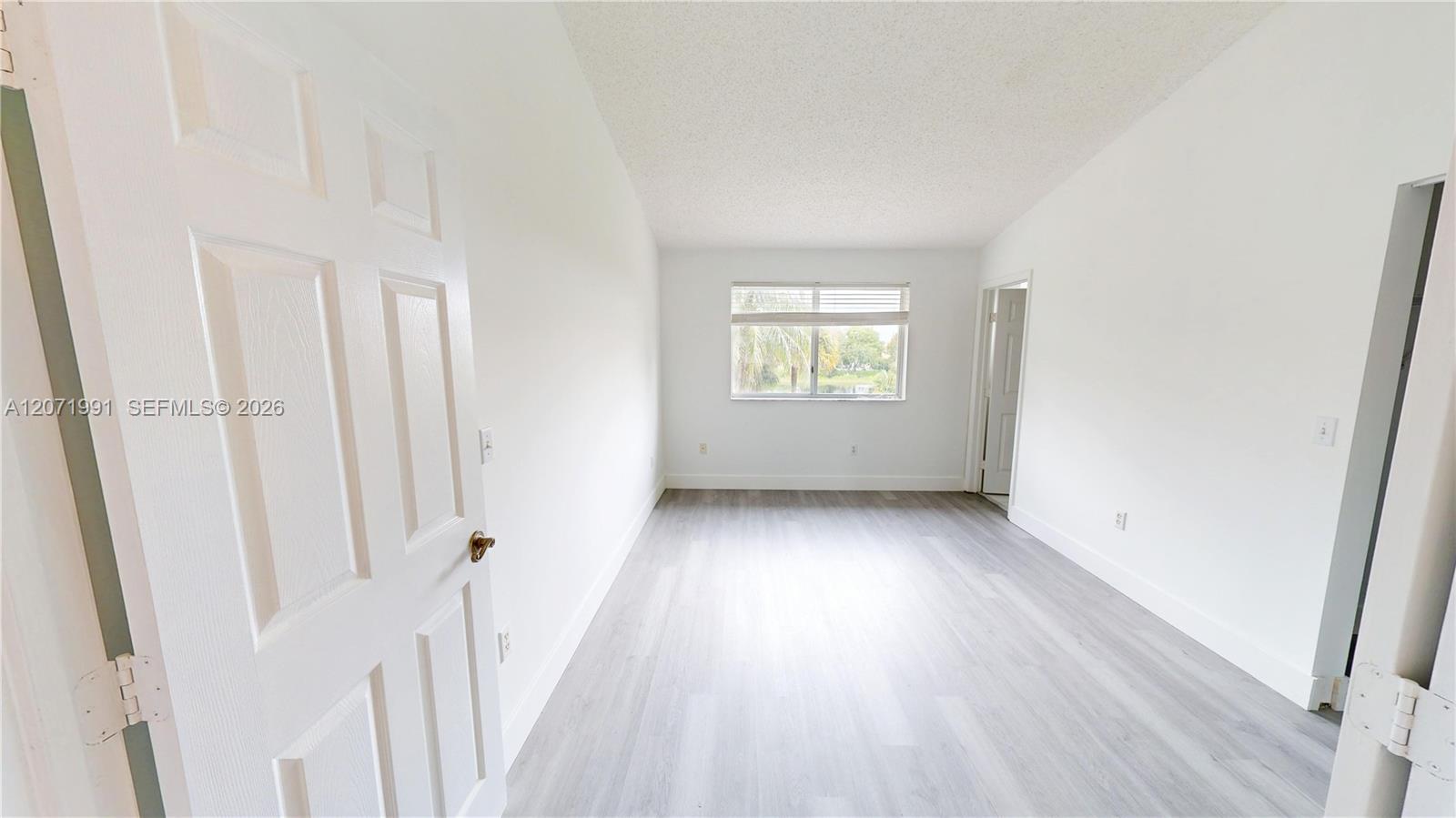 A12071991 Property Photo 8
