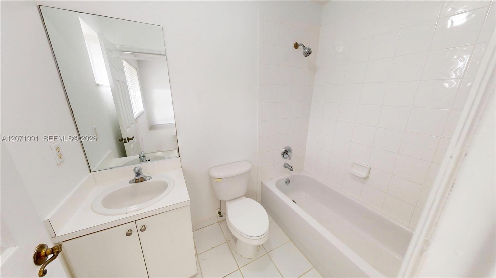 A12071991 Property Photo 12