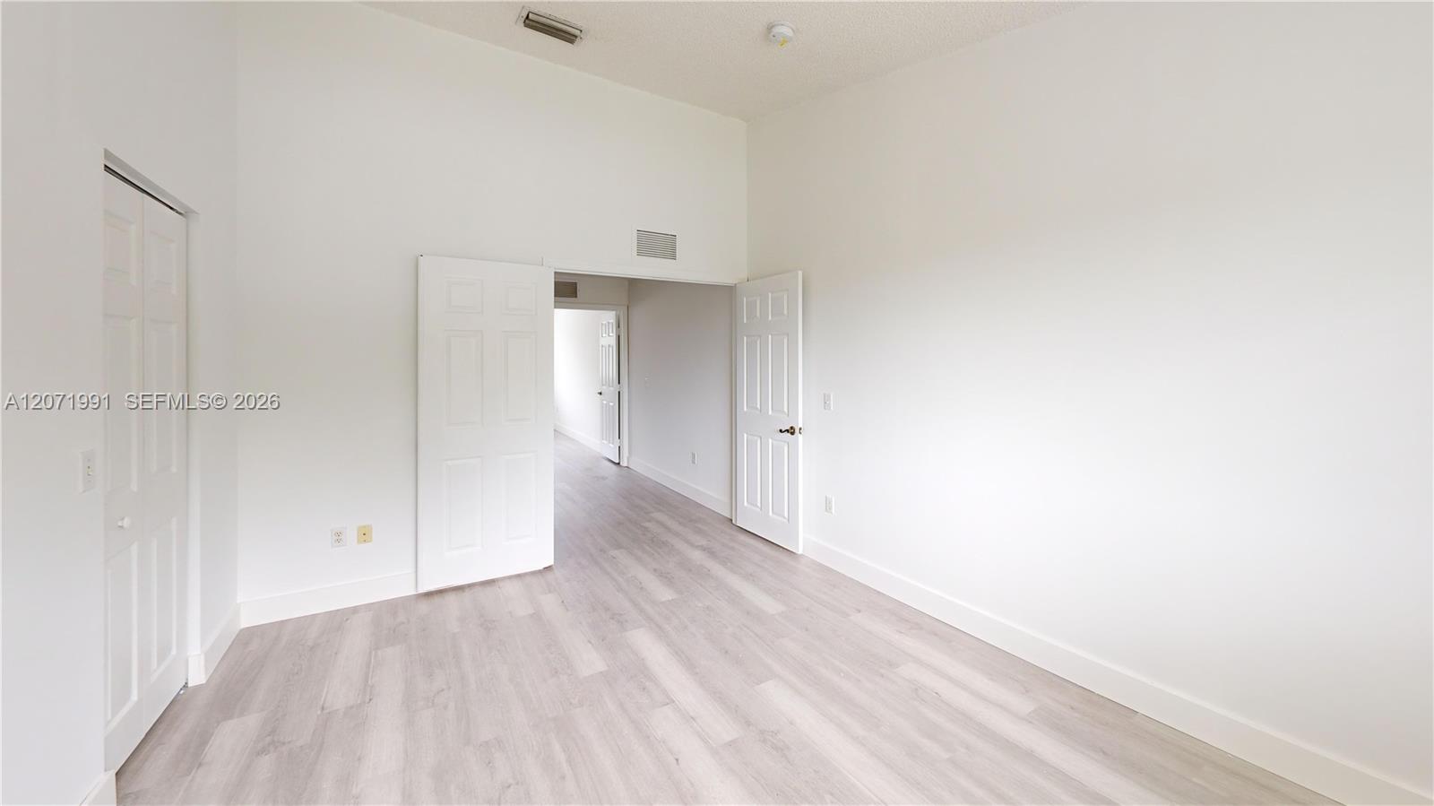 A12071991 Property Photo 13