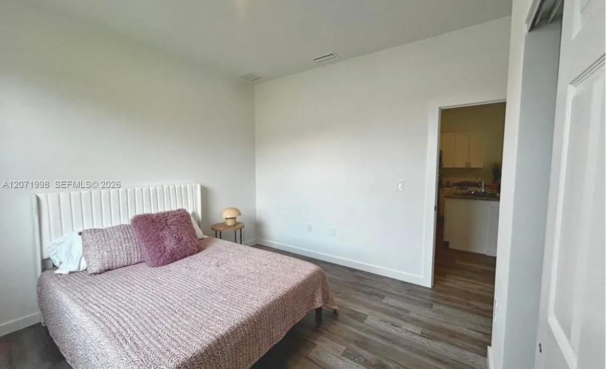 A12071998 Property Photo 4