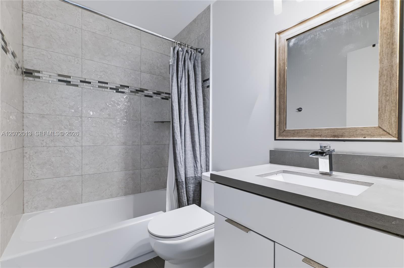 A12072013 Property Photo 19