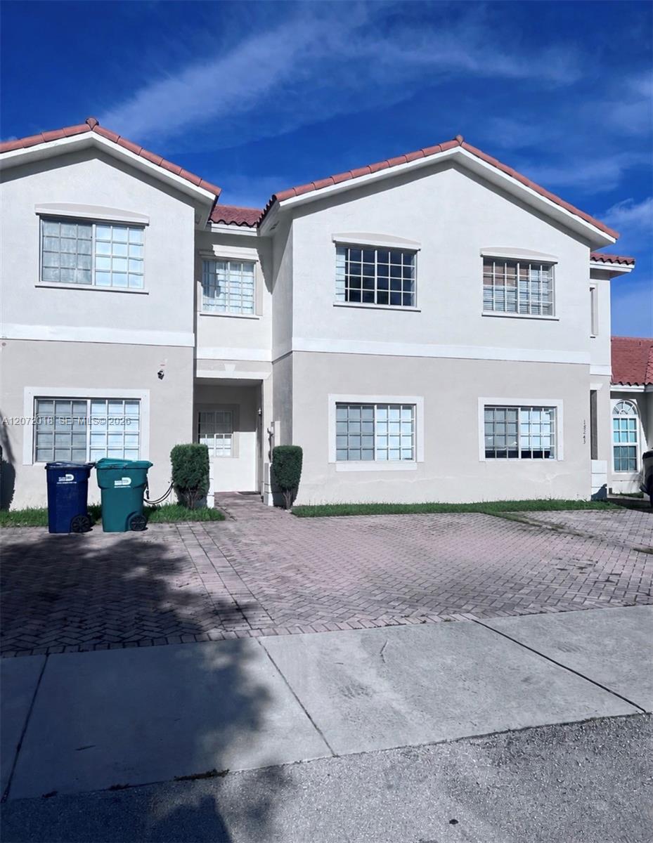 18233 Sw 109th Path Property Photo 1