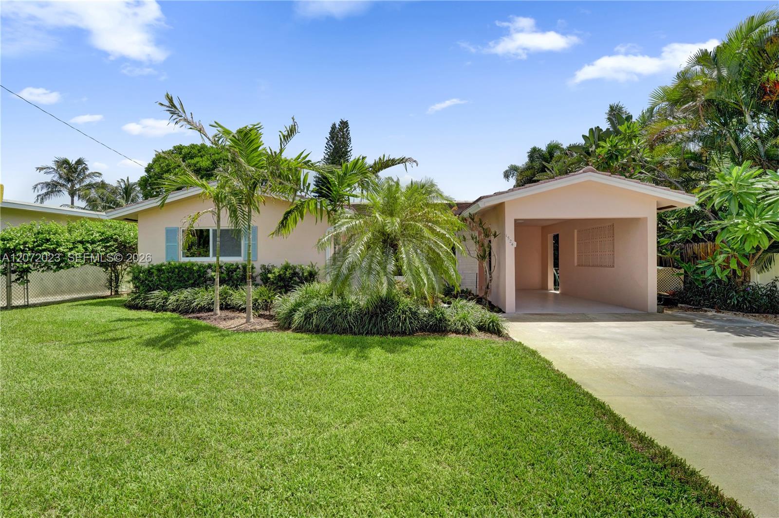 1524 Ne 37th Street Property Photo 1