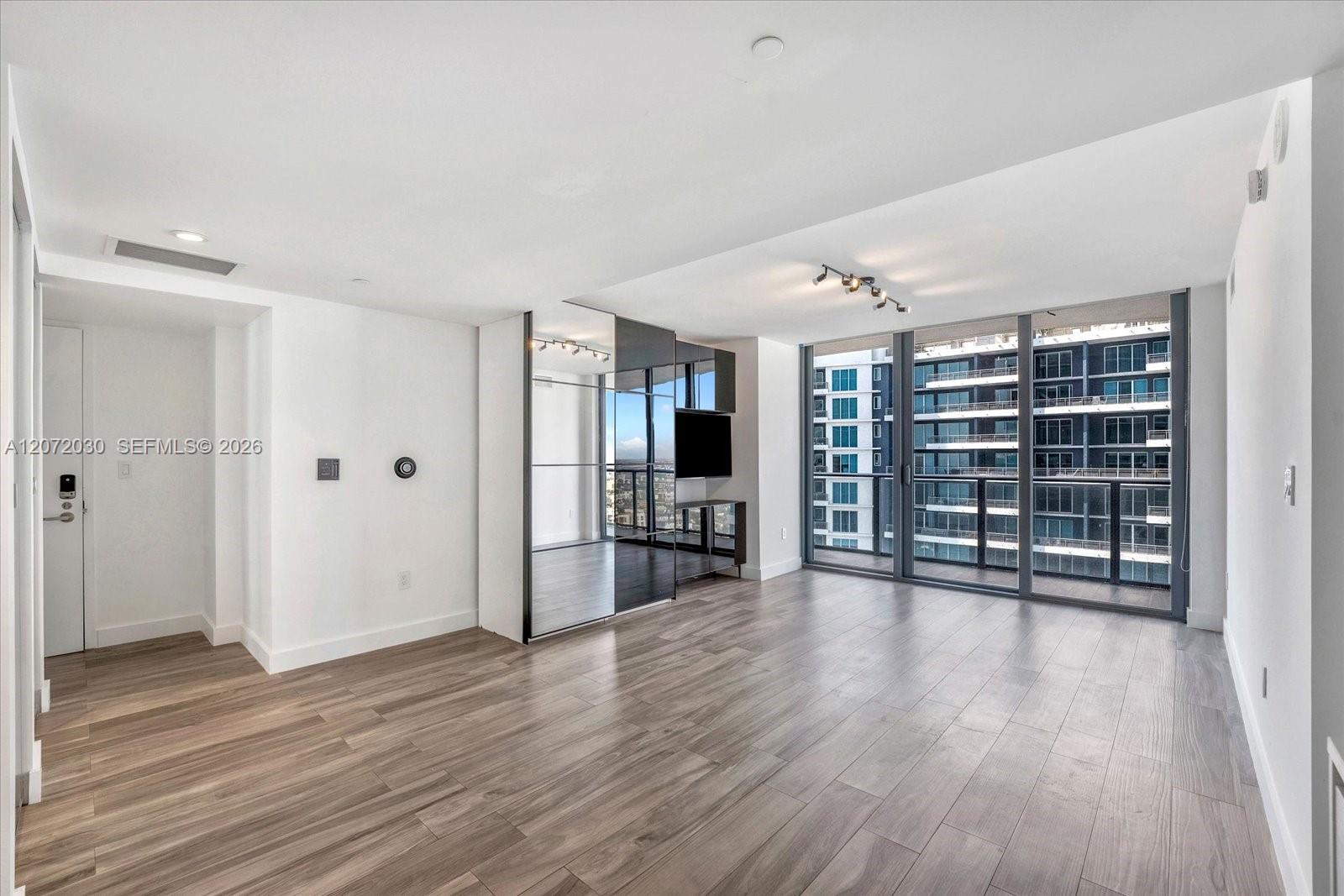 1300 S Miami Avenue 4807 Property Photo 4
