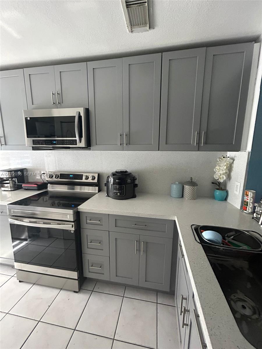 A12072038 Property Photo 3
