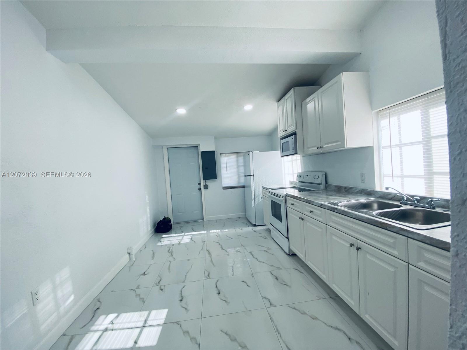 3100 Nw 86th Street Back Property Photo 1