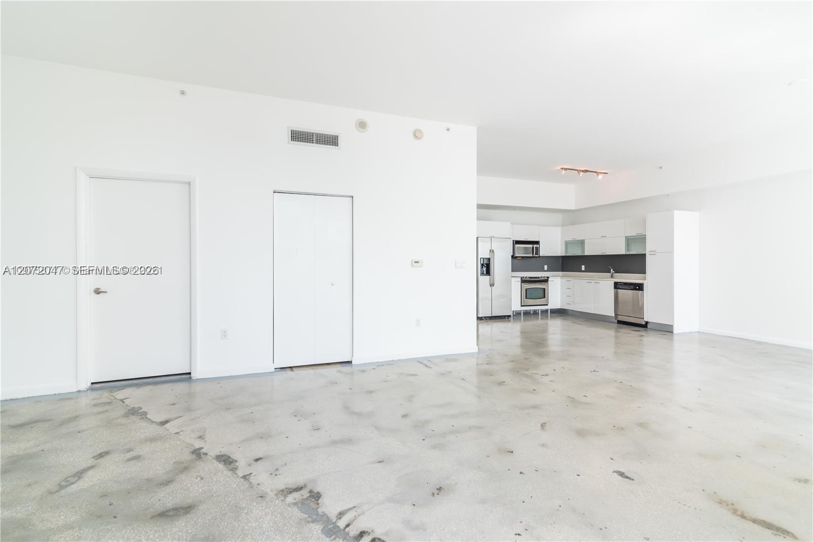 133 Ne 2nd Avenue 2808 Property Photo 2