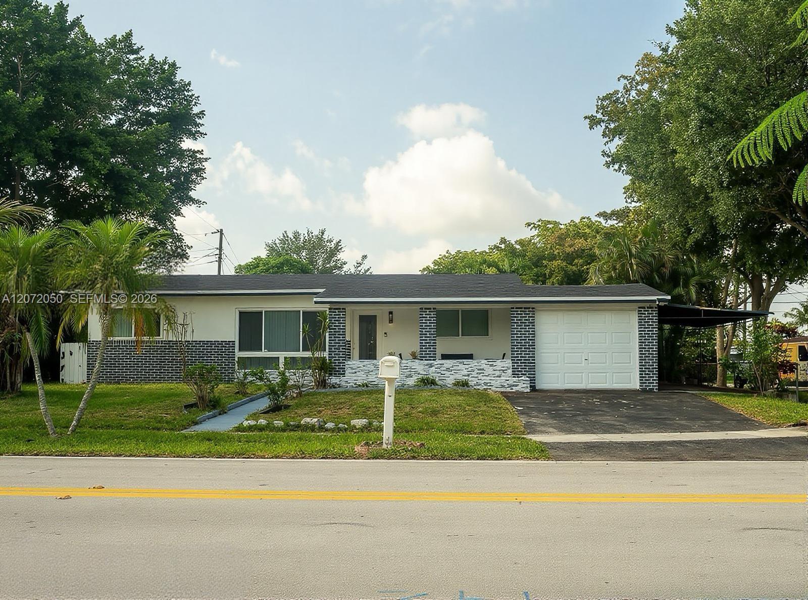 5090 Sw 9th Court Property Photo 1