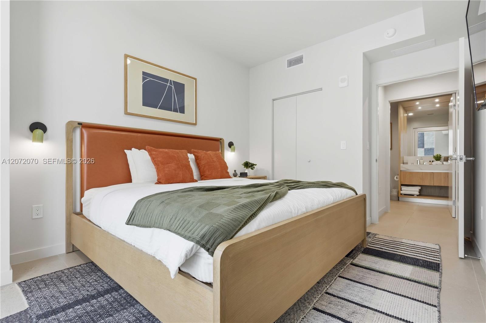 A12072070 Property Photo 2