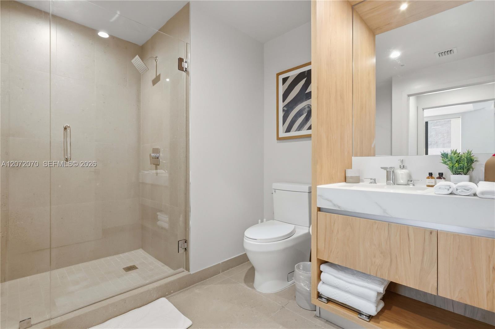 A12072070 Property Photo 4