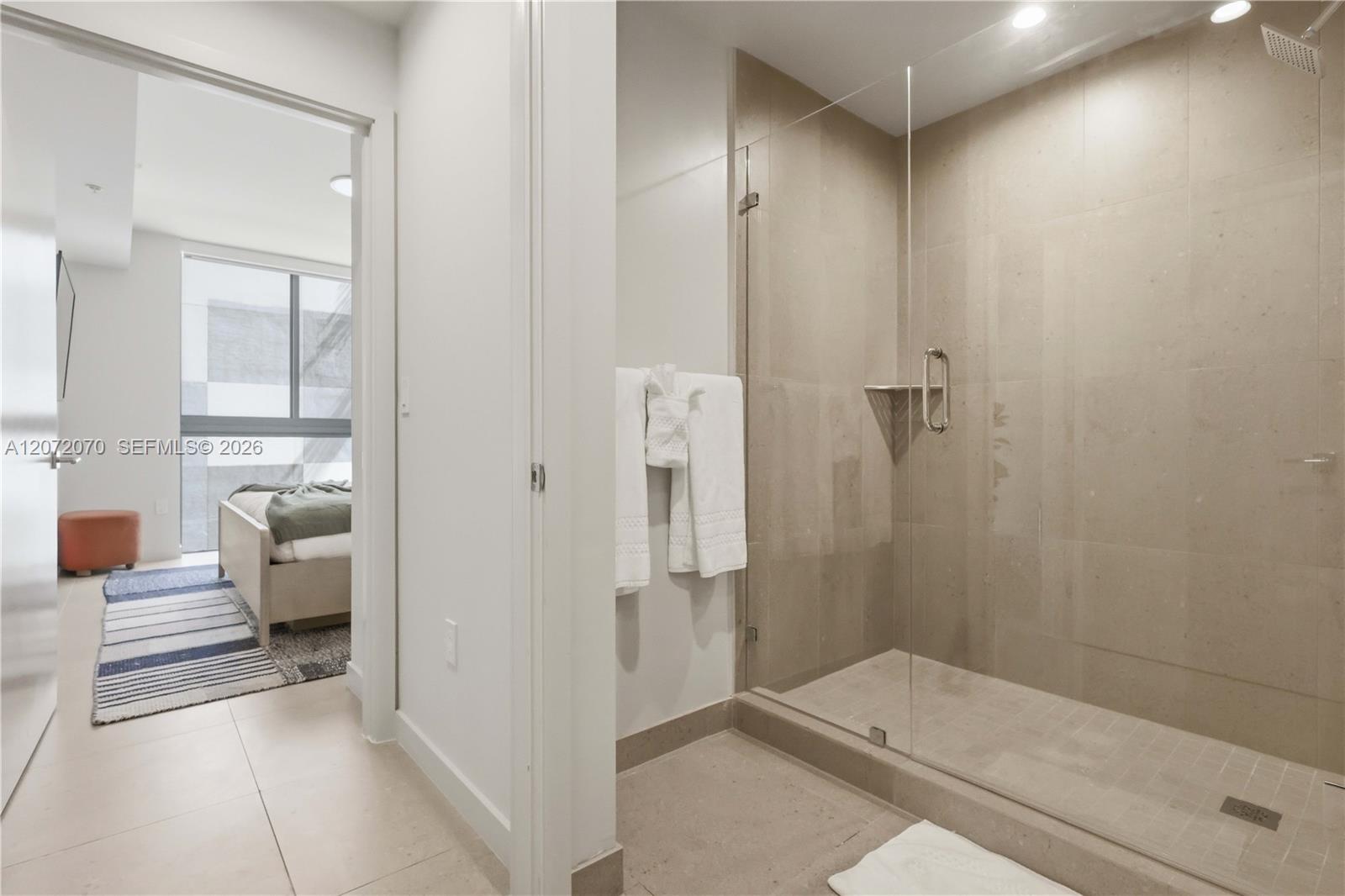 A12072070 Property Photo 16